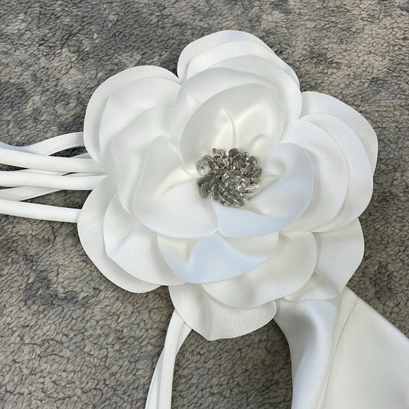 NWT Ramy Brook Evie Dress White Flower Halter Neck Twist Bridal Sz 14 - Picture 12 of 16